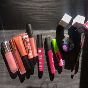 Makeup bundle